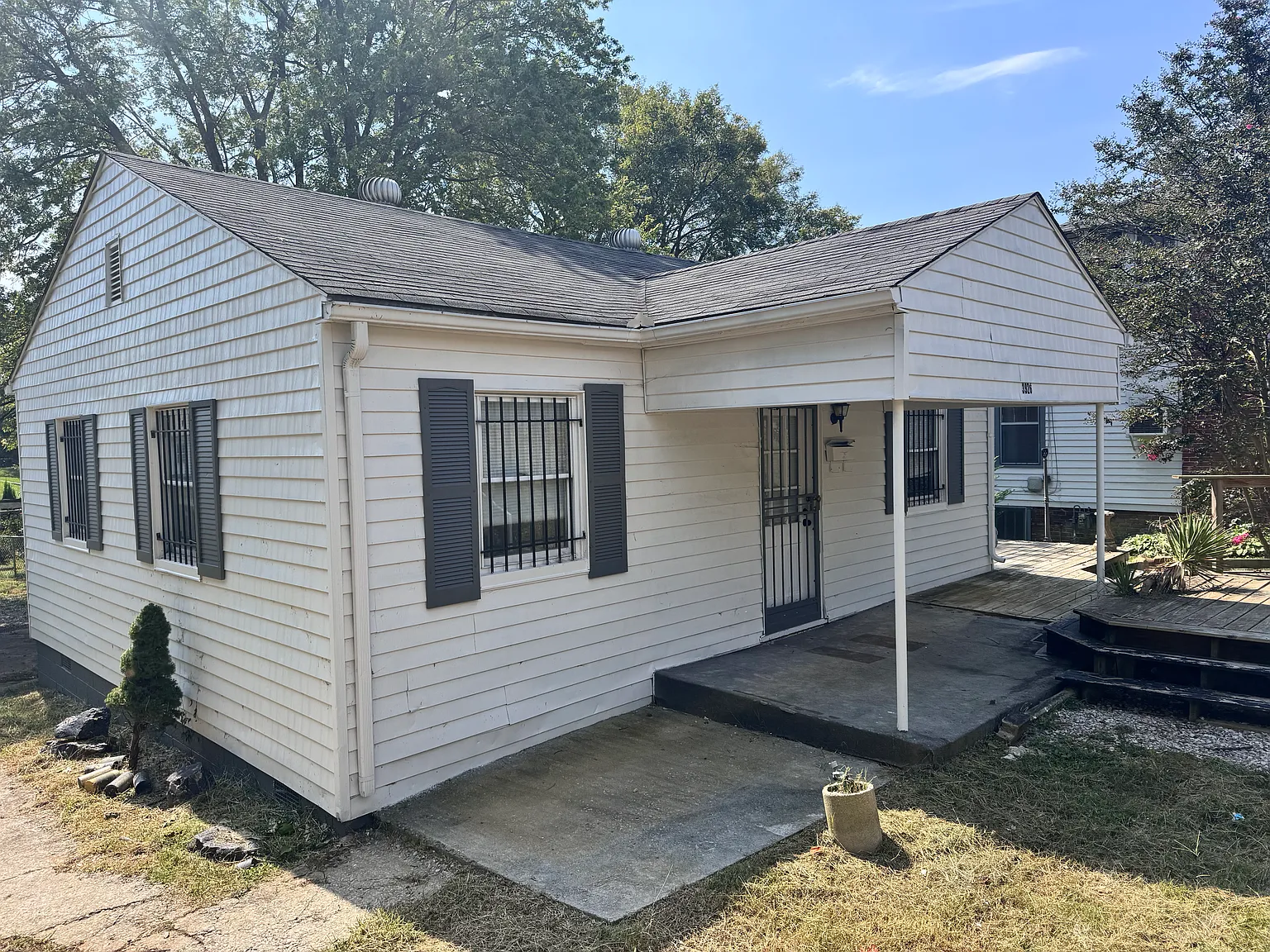 2 bed, 900 sqft, $1,800 — Photo 1