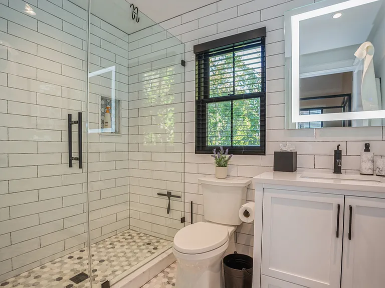44 Lee Ave — Photo 10