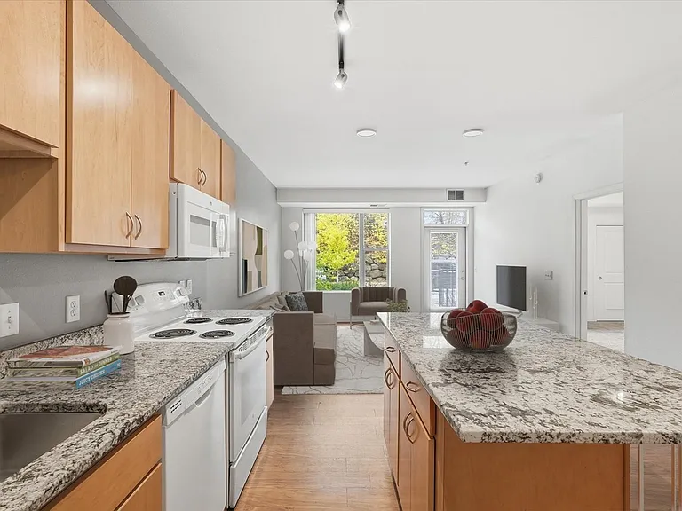 Grand Central Flats — Photo 19