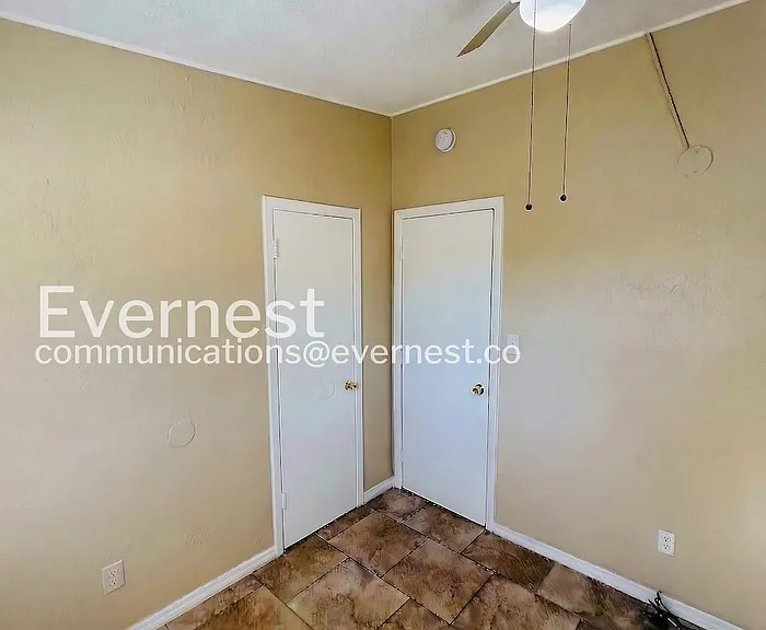 2925 N 46th St #B — Photo 17