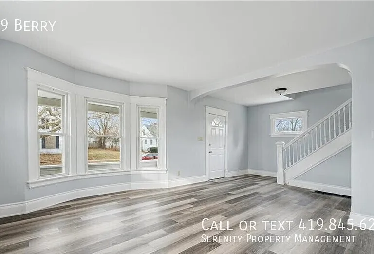 969 Berry St — Photo 3