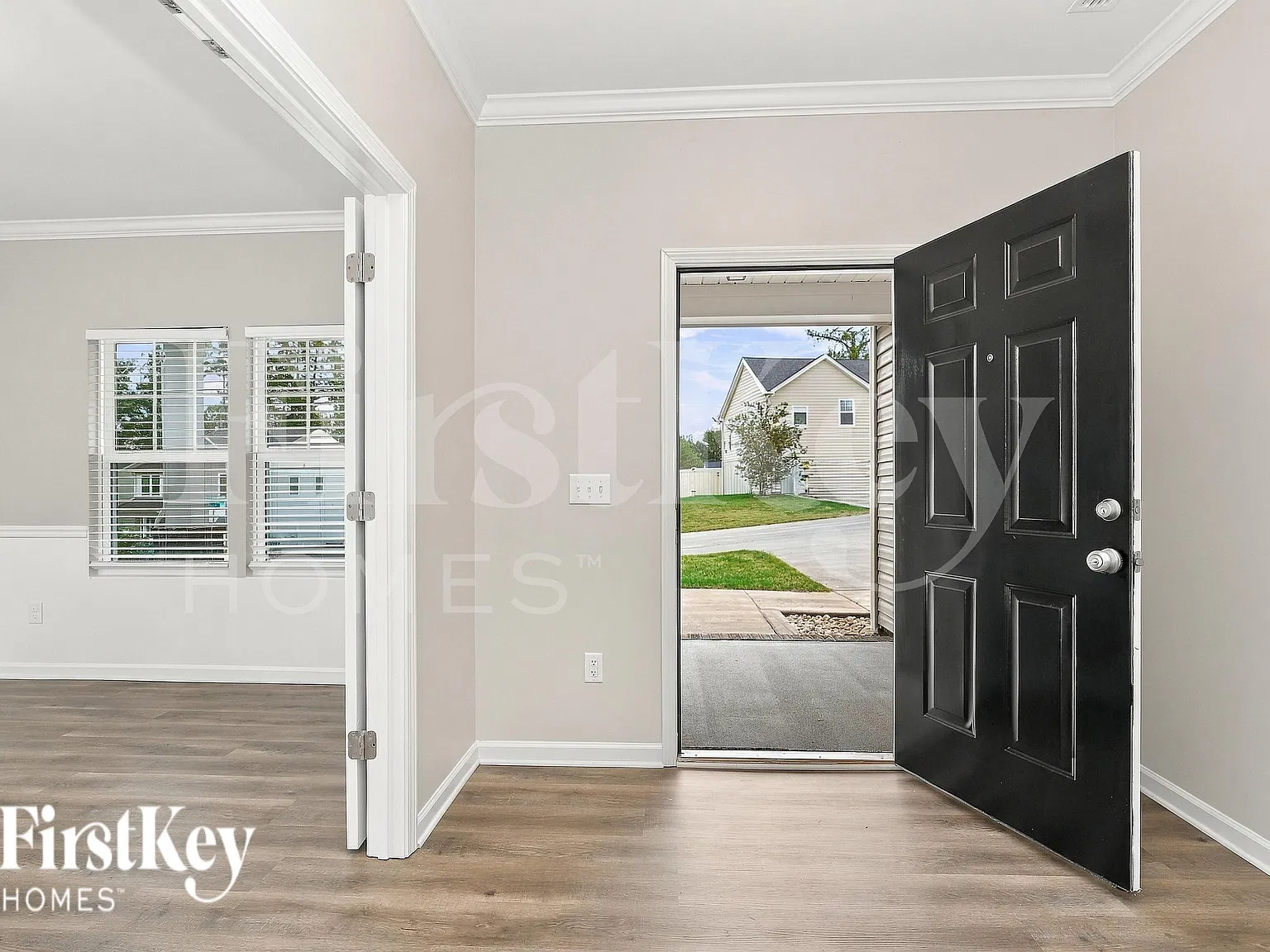 4 bed, 2.5 bath, 3220 sqft, $2,485 — Photo 3