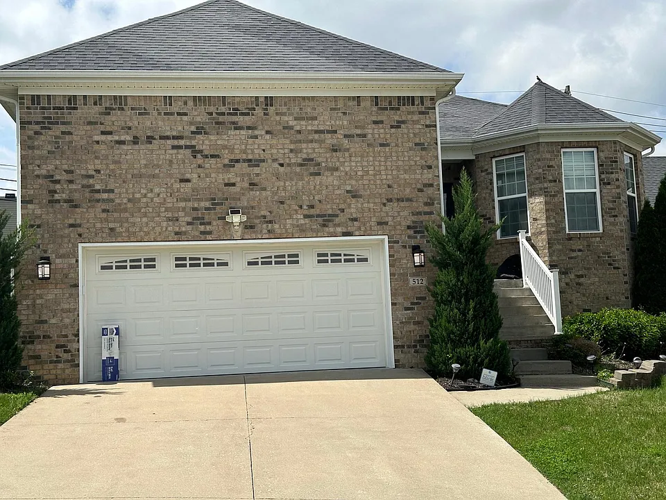 512 Hawks Nest Point
