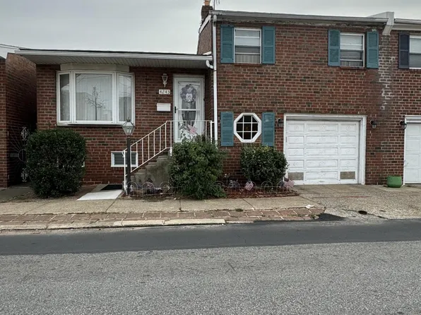 4243 E Thompson St, Philadelphia, PA 19137