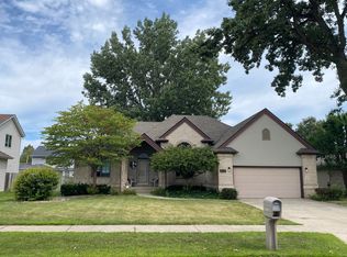 1526 Mockingbird Dr, Schererville, IN 46375