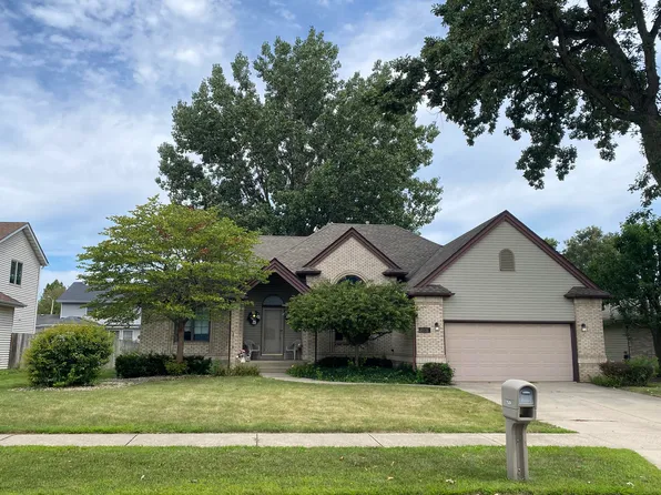 1526 Mockingbird Dr, Schererville, IN 46375