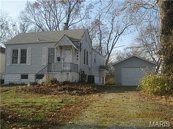 2nd image of 199 Saint Charles St