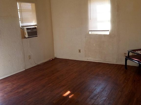 2nd image of 1402 NW Taylor Ave
