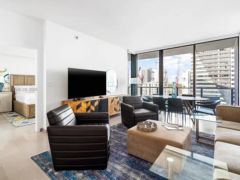 88 SW 7th St #1006 — Photo 10