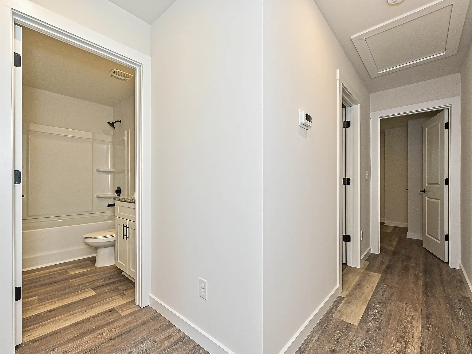 12thAveNE514 - 1 — Photo 4