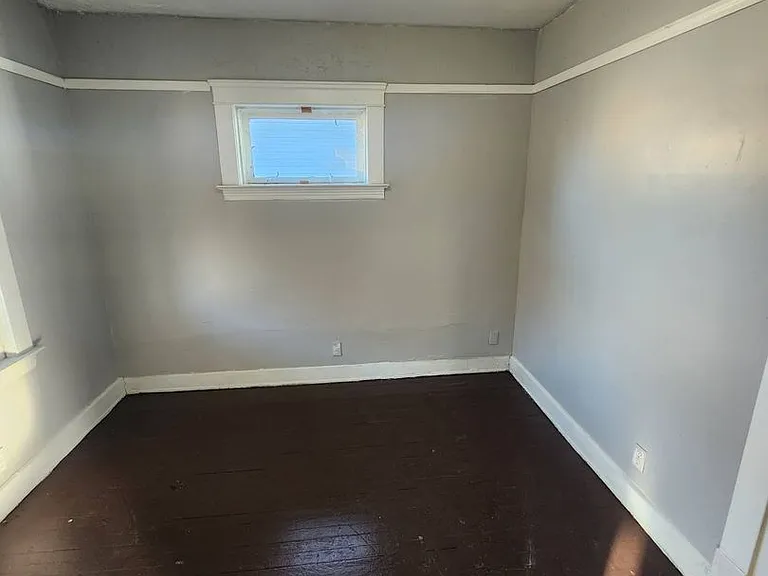 11702 Honeydale Ave — Photo 32