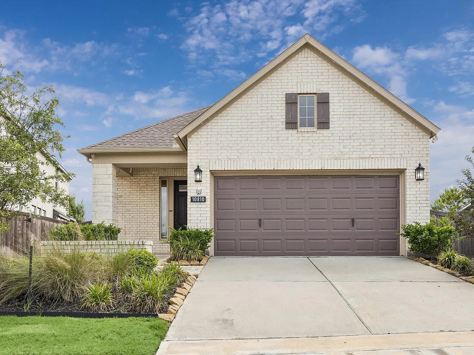 3 bed, 2.0 bath, 1760 sqft, $2,500 — Photo 2