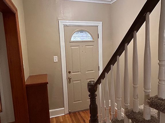 2nd image of 811 Main St #1