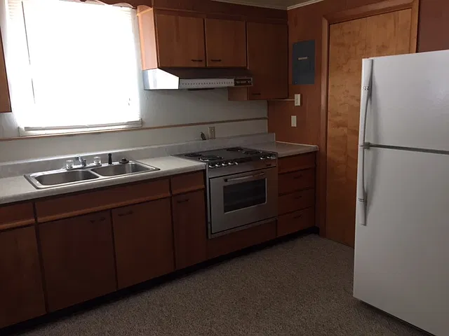 800 Sunset Ave — Photo 3