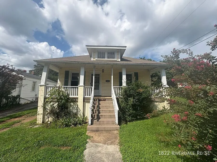 2 Bedroom 1 Bath Property Available Soon! — Photo 1