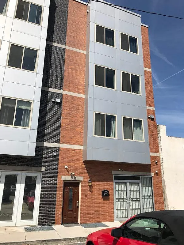 1028 Wood St — Photo 1