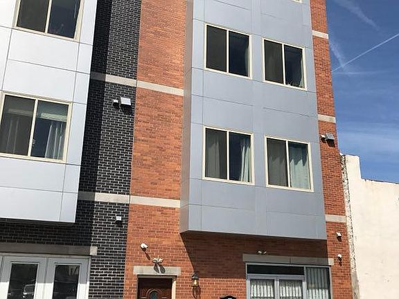 2nd image of 1028 Wood St #3A