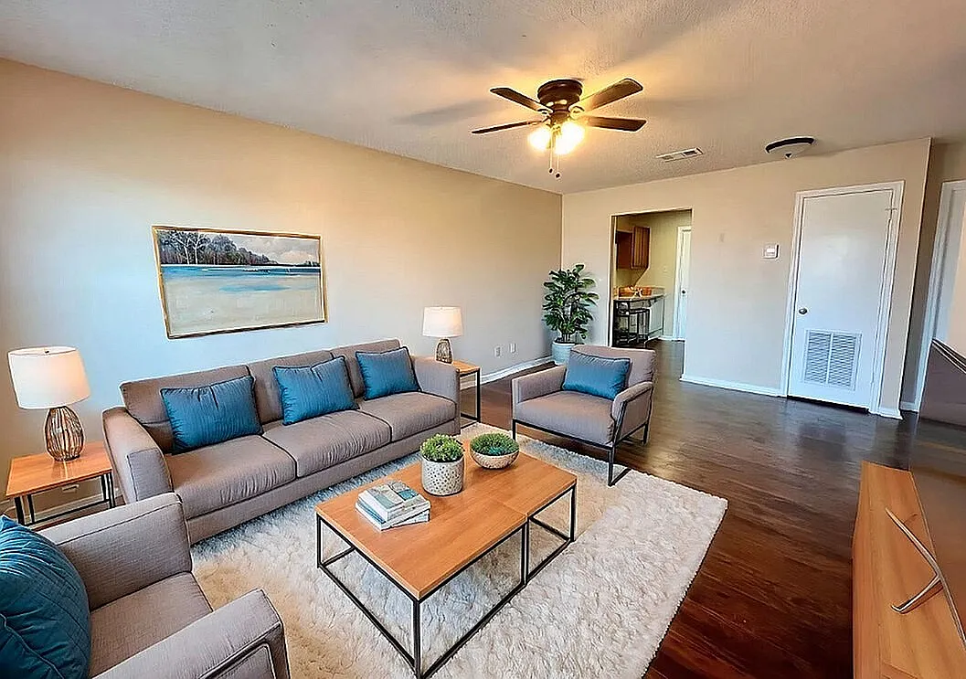 Trinity Oaks Apartments — Photo 2