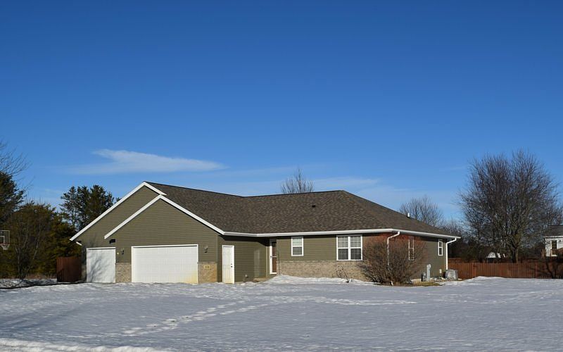 1st image of 2154 Pear Dr