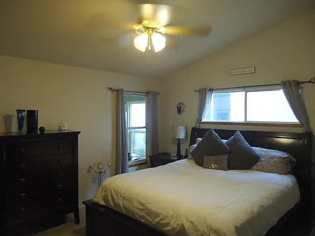 9225 Stanford Ln — Photo 11