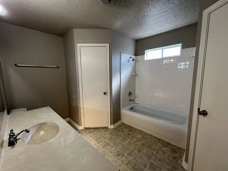 4115 Mustang Dr — Photo 29