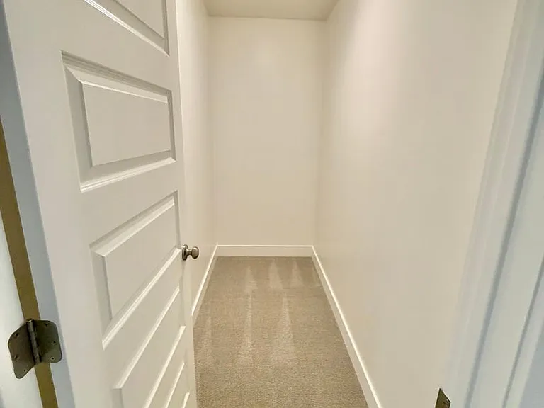 2375 E Luciano Ln — Photo 15