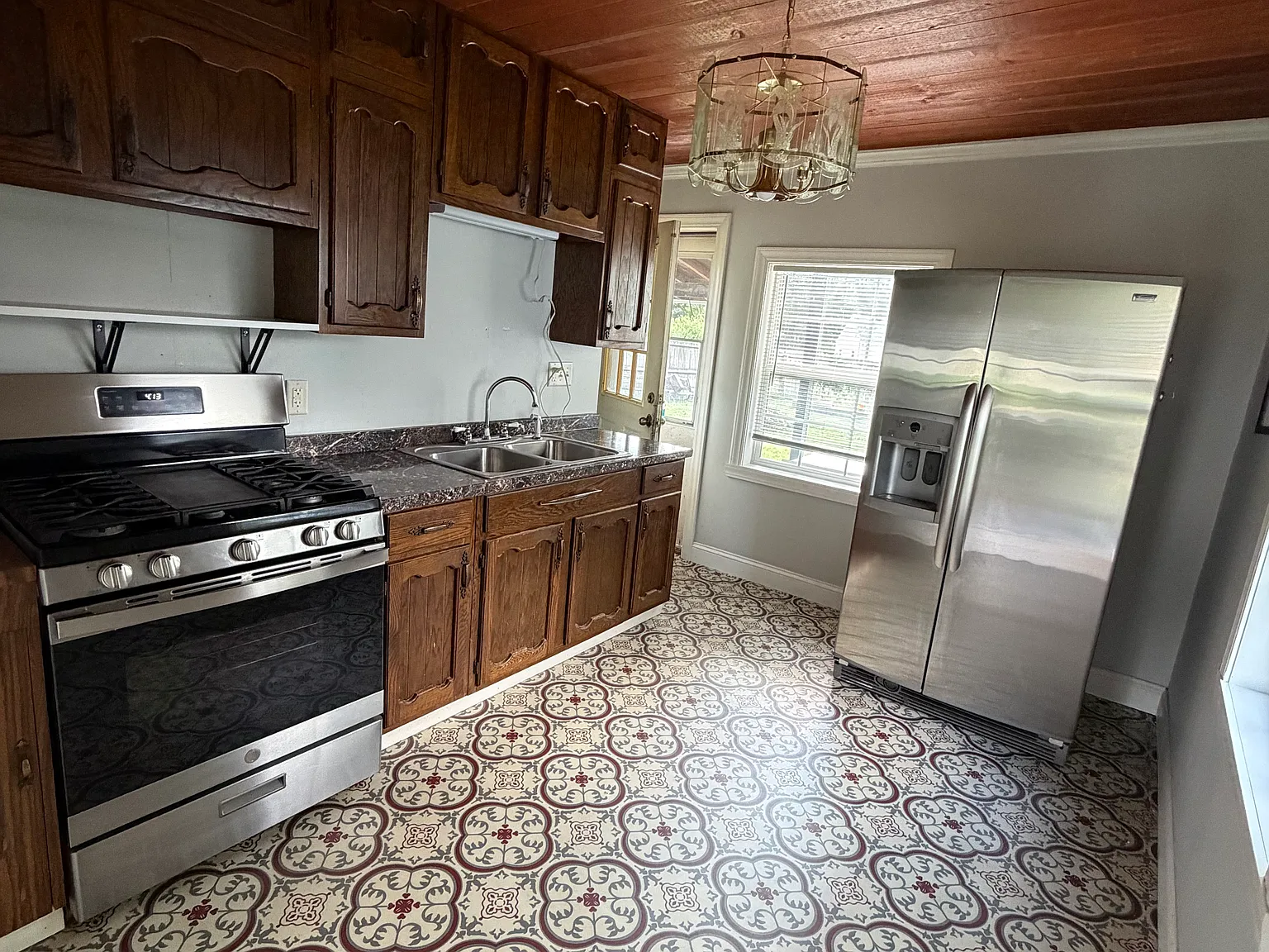 2 bed, 1500 sqft, $2,100 — Photo 4