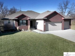 9302 S 21st St, Bellevue, NE 68147