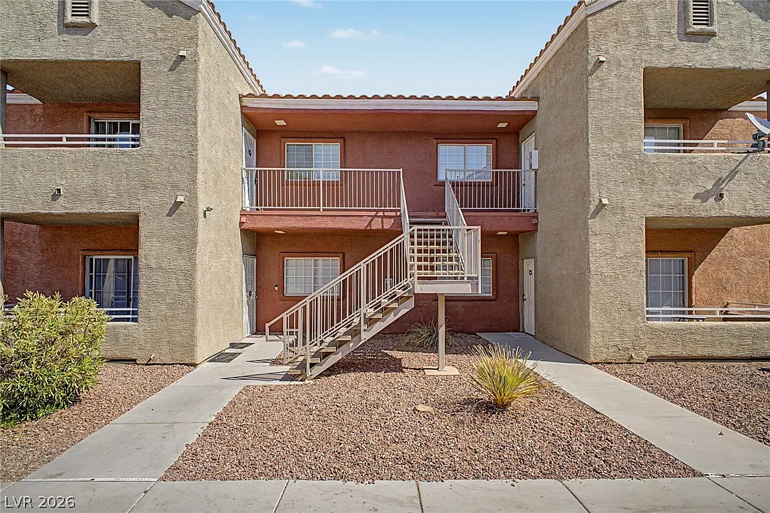 2 bed, 2.0 bath, 974 sqft, $1,195 — Photo 1