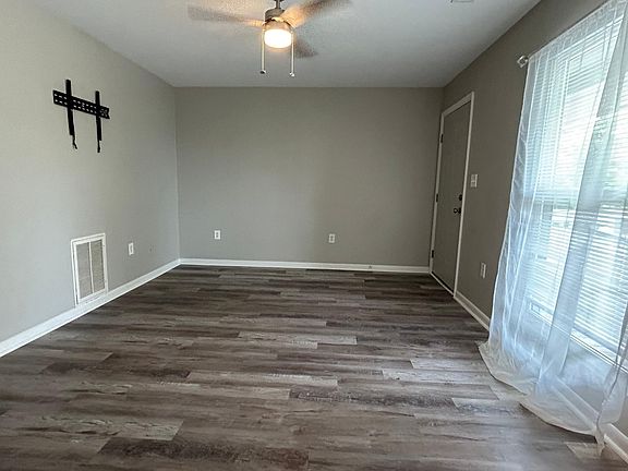 2nd image of 3309 Bridges St APT 27