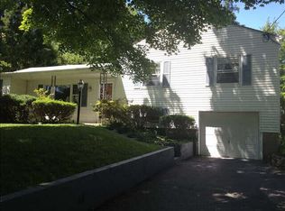 38 Hampton Rd, Poughkeepsie, NY 12603