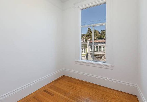 2nd image of 846 York St