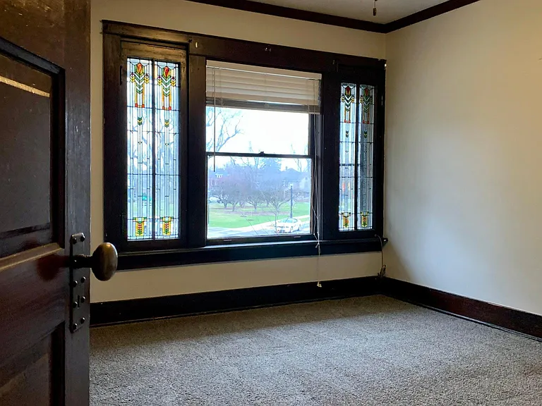 1336 W Jefferson Blvd — Photo 19