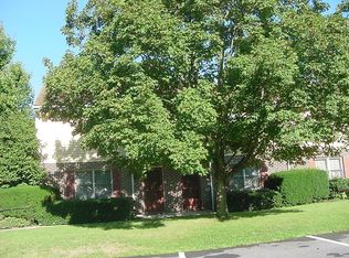 84 N 10th St, Akron, PA 17501