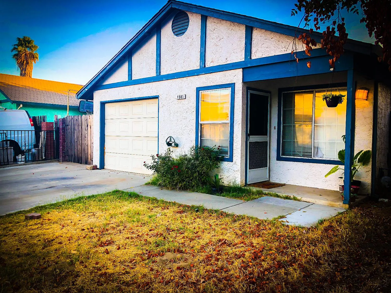 1581 Vine Cir photo 1