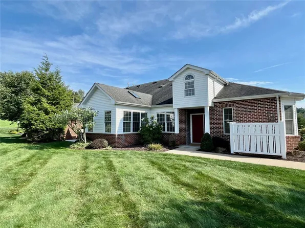 2902 Ambassador Ln, Valencia, PA 16059