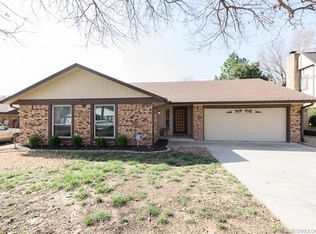1820 Valley Rd, Sapulpa, OK 74066