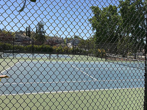 HOA tennis courts