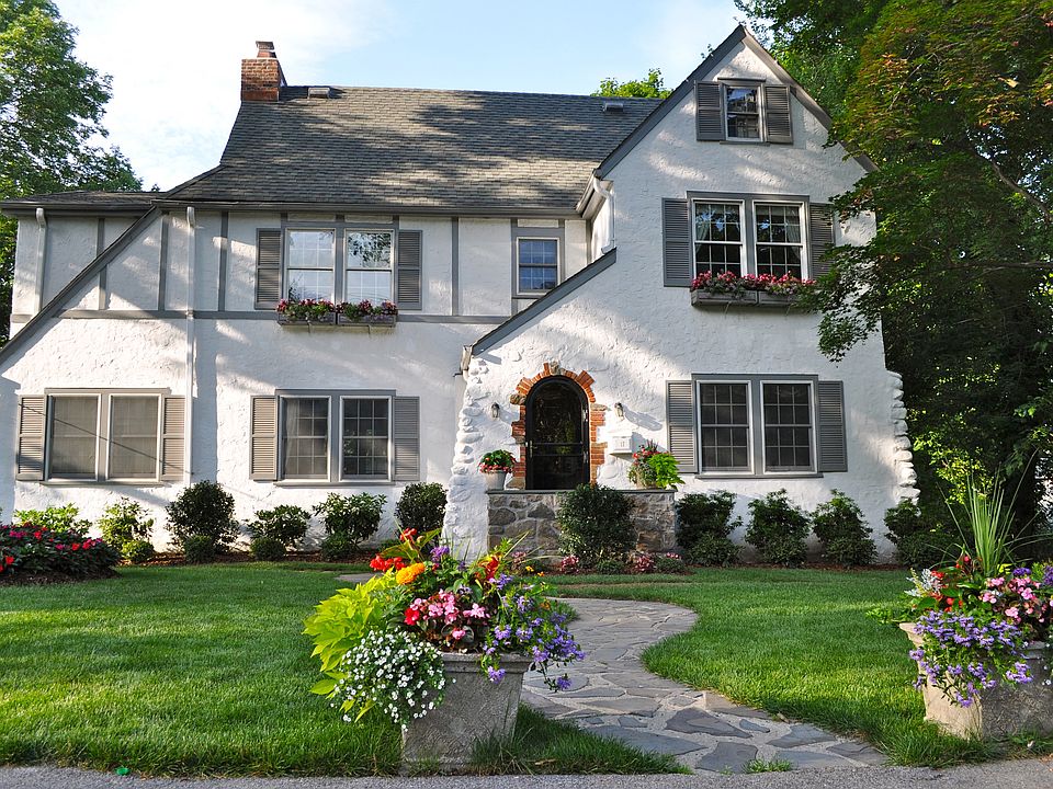 Welcome to 17 Tunstall Road.