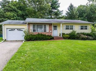 8 Hartford Rd, Jackson, NJ 08527