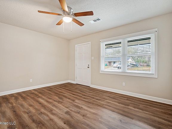 3rd image of 511 Franklin Ave