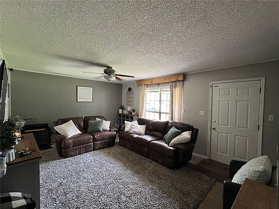 3rd image of 304 Magnolia St