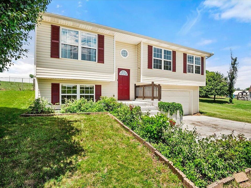 1st image of 115 Cam Court Dr