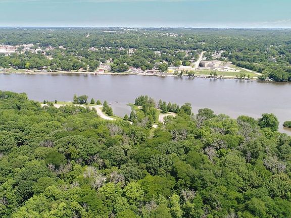 View of Illinois River near by