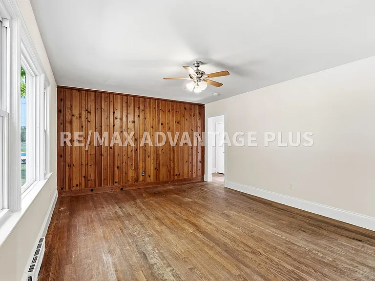 1552 Cumberland Rd — Photo 5
