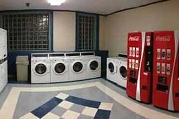 Country Club Apartments — Photo 2