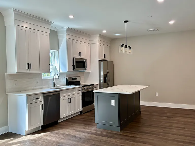 5 N Salem Rd #203 — Photo 3