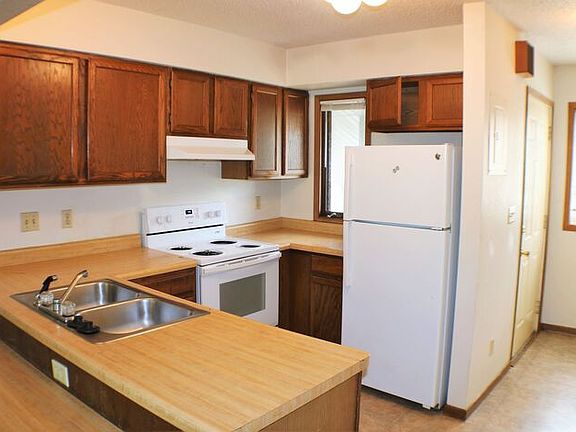 3rd image of 734 Westwinds Dr APT 2
