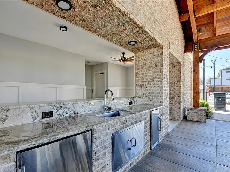 4536 Molder Dr — Photo 77