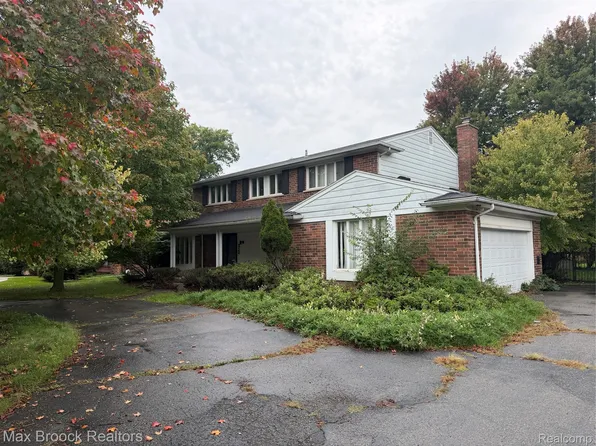 23162 Coventry Woods Ln, Southfield, MI 48034
